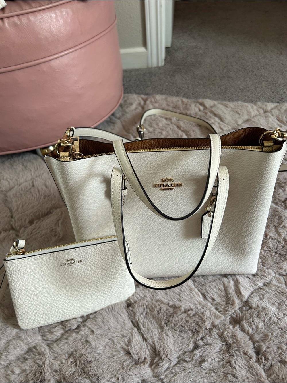 Brand new Coach White Pebbled Leather Tote with Gold Hardware and Wristlet - Picture 7 of 16